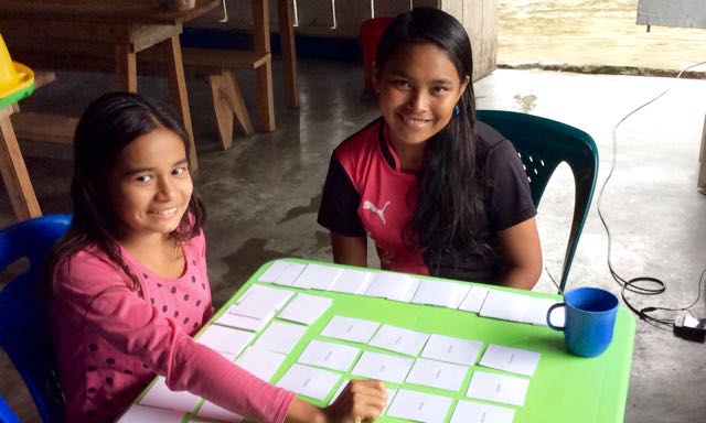 Iquito language game